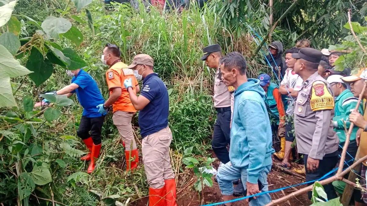 Petani-temukan-jasad-saat-merawat-tanaman-sayur-kol-di-kebun.jpg