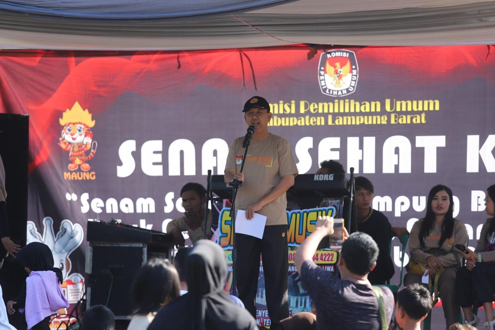 Pj-Sekkab-Lampung-Barat-Adi-Utama-meminta-masyarakat-agar-berpartisipasi-pada-Pilkada-2024.jpg