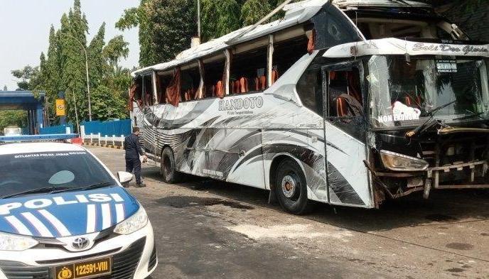 Polda-Jawa-Barat-sudah-melakukan-oleh-TKP-di-lokasi-kecelakaan-Bus-Handoyo.jpg