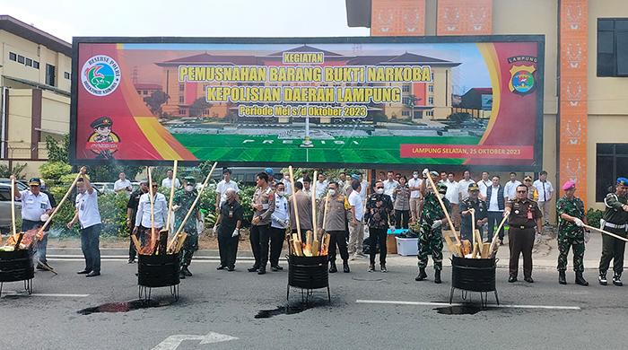 Polda Lampung Musnahkan Narkoba Jaringan Fredy Pratama Lebih Dari Rp 200 Miliar