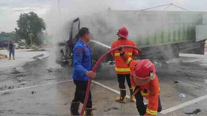 Polisi Usut Penyebab Truk Kebakaran di Rest Area Tol Kalianda Lampung Selatan