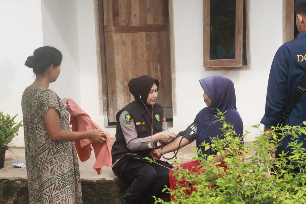 Polres Lampung Selatan Bantu Korban Banjir di Candipuro