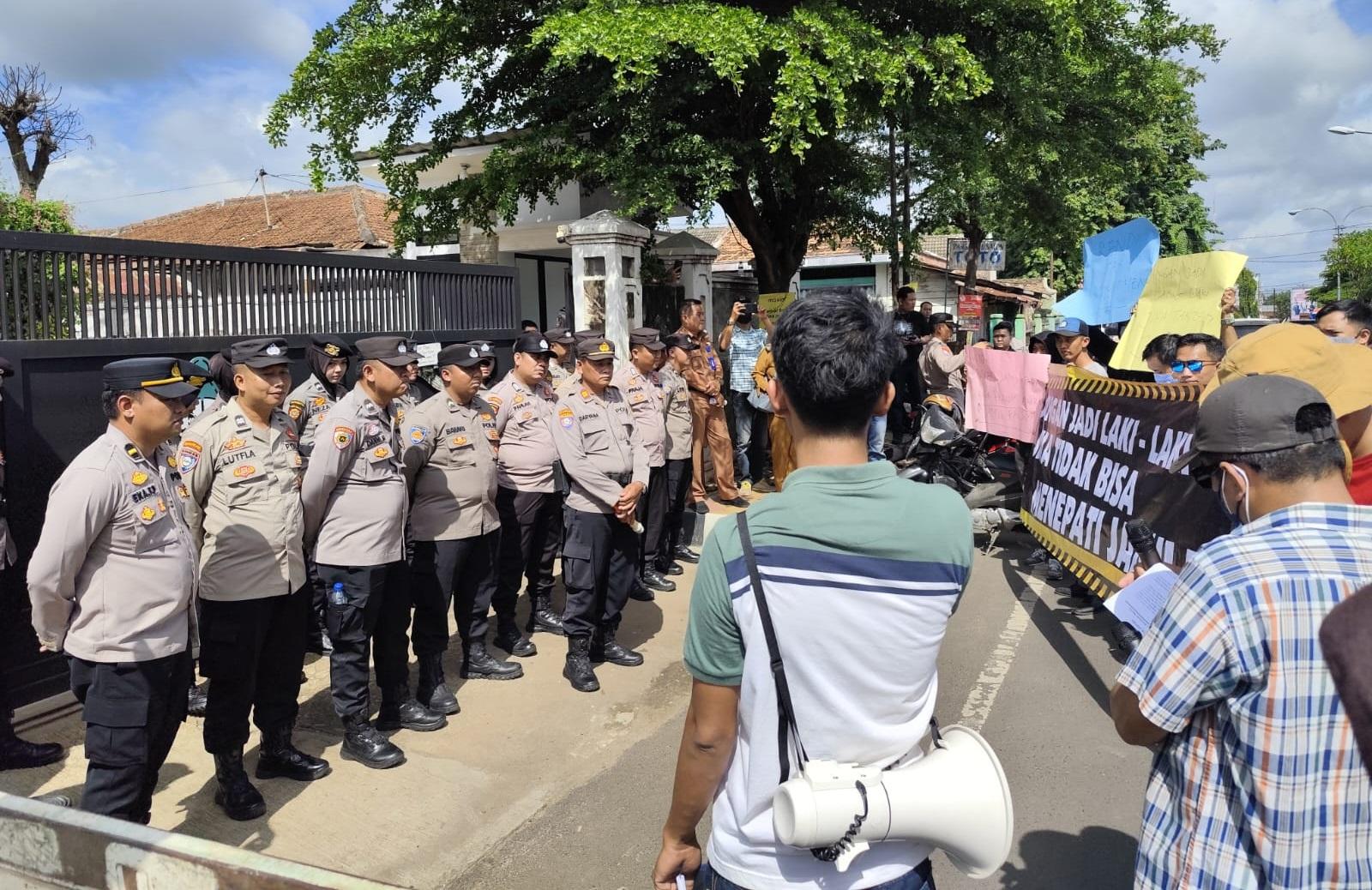 Polres-Lampung-Utara-amankan-aksi-damai-warga-5476.jpg