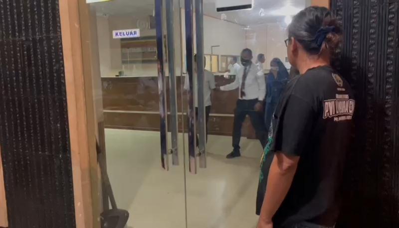 Polres-Lampung-Utara-geledah-kantor-Disdukcapil-2-jam.jpg