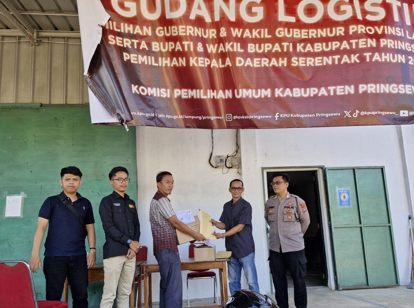 Polres Pringsewu Kawal Kedatangan Logistik Pilkada Formulir Model C