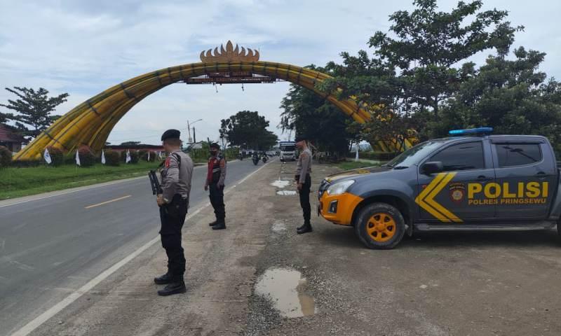 Polres-Pringsewu-melakukan-patroli-di-titik-rawan-selama-libur-panjang.jpg