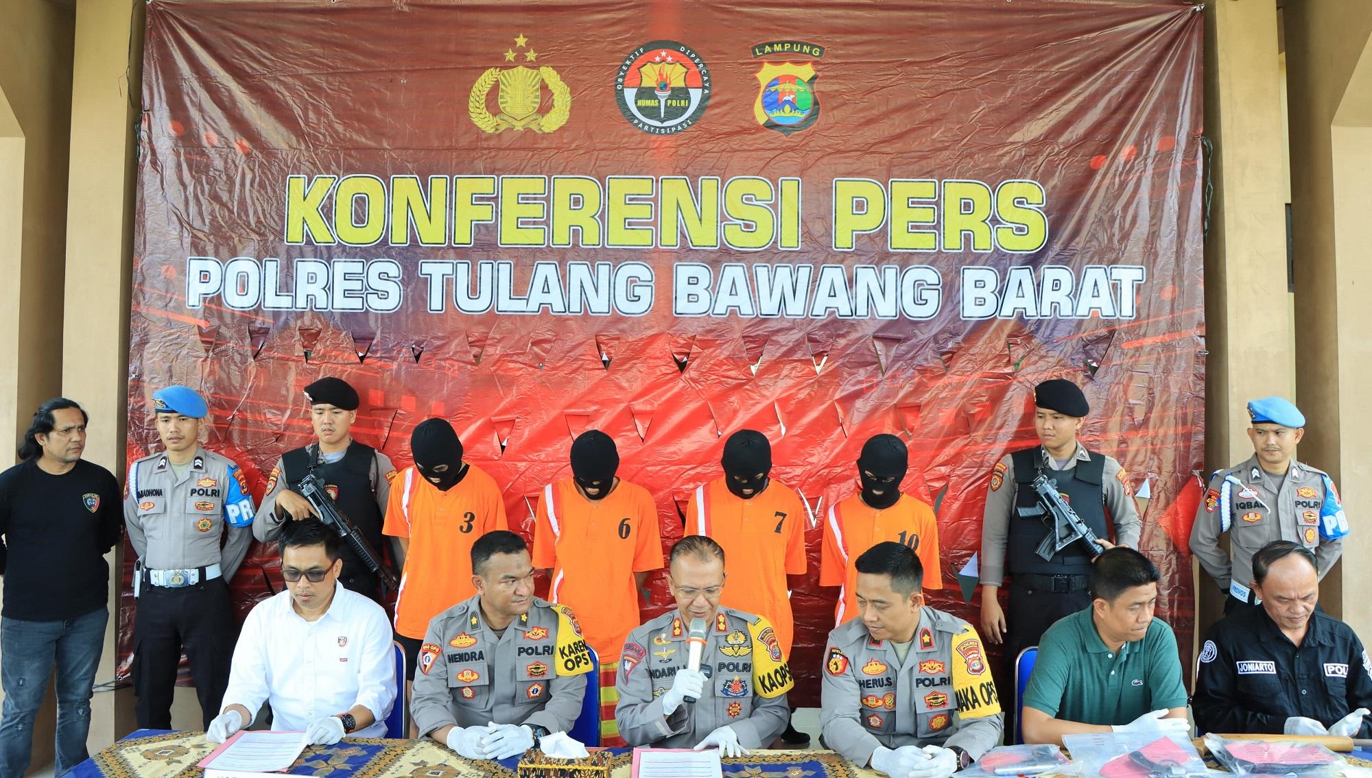 Polres-Tulangbawang-Barat-cokok-empat-tersangka12.jpg