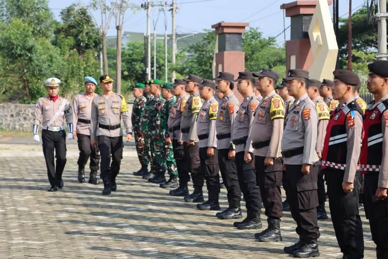 Polres-mengerahkan-seluruh-personel-pastikan-debat-Pilkada-Pringsewu-Lampung-aman.jpg