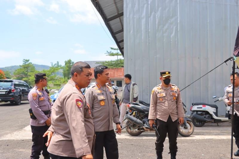 Polresta-Bandar-Lampung-meningkatkan-patroli-di-area-gudang-logistik-Pilkada.jpg