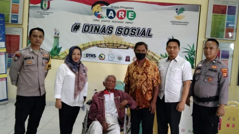 Pria Linglung dan Terlantar di Pringsewu Diserahkan ke Dissos