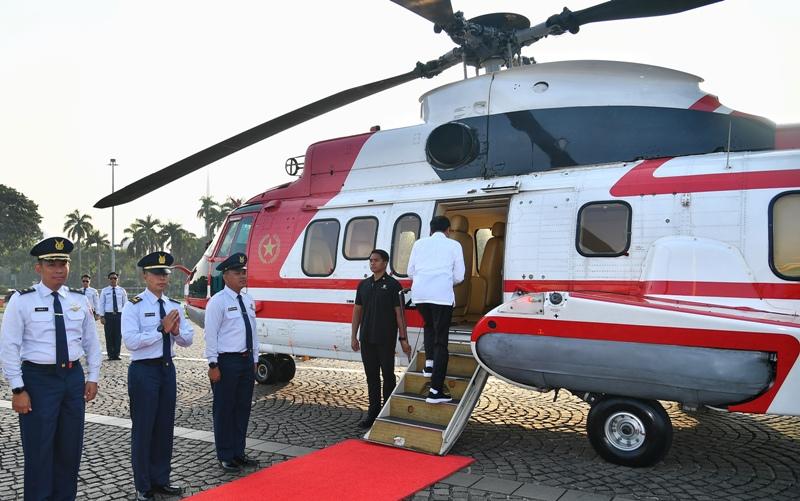 Presiden-menaiki-helikopter-Super-Puma-dalam-kunker-di-Provinsi-Lampung.jpg