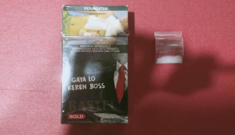 Pria-Asal-Lampung-Tengah-ditangkap-kedapatan-selipkan-sabu-di-plastik-kotak-rokok.jpg