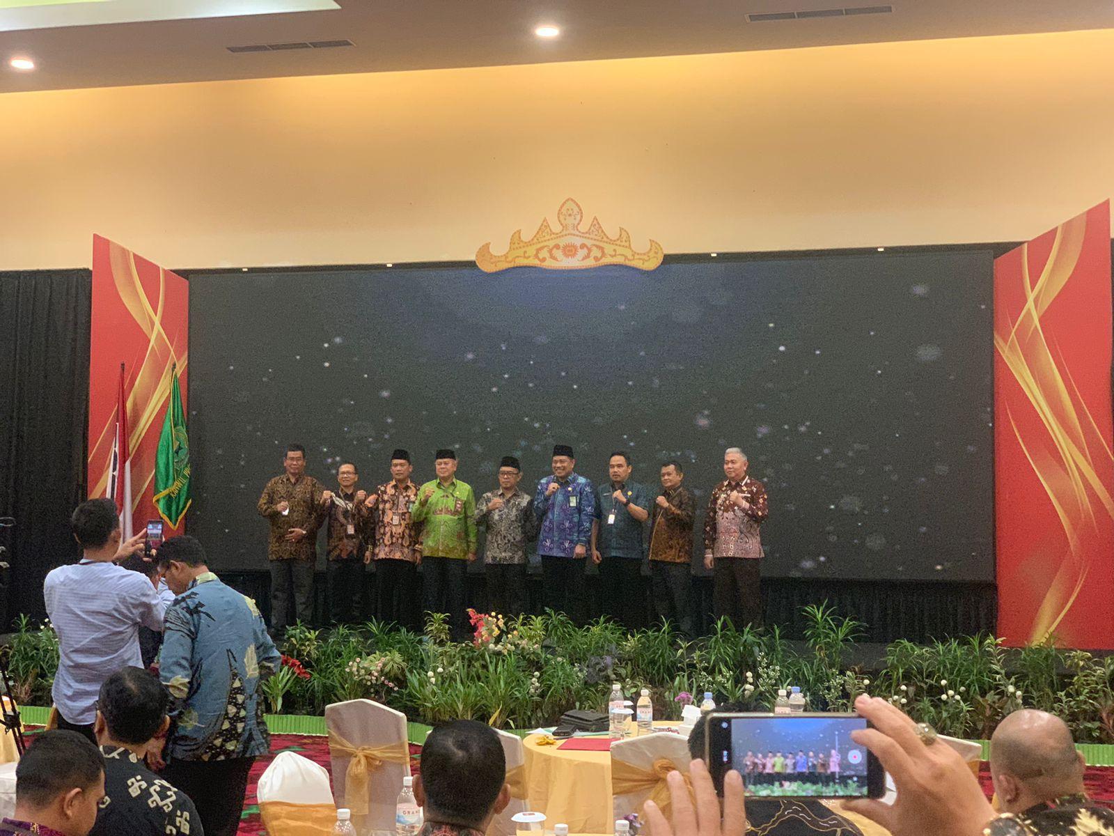 Buka Rakerwil Kemenag Lampung, Puji Raharjo: Bermedsos Jangan Kutip Artikel Berat