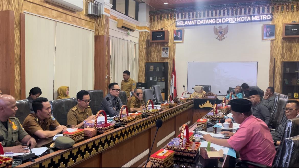 Rapat-Dengar-Pendapat-Komisi-I-DPRD-Metr.jpg