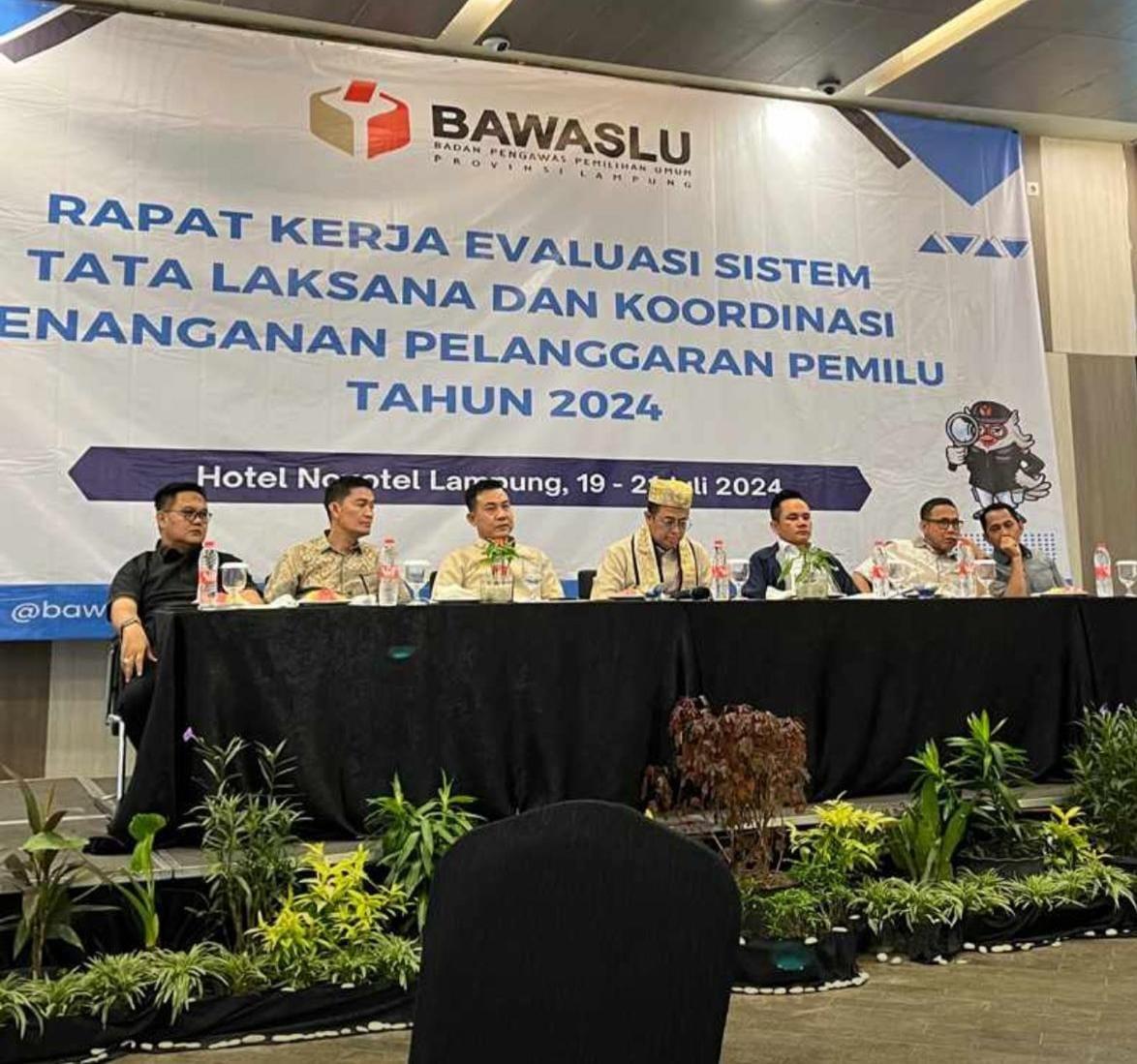 Rapat-kerja-Bawaslu-Lampung-dok.jpg