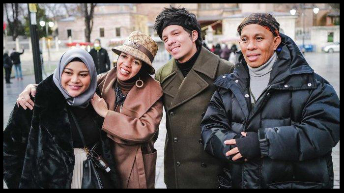 Ekspresi Ayah Atta Halilintar Saat Video Call Aurel Hermansyah Jadi Sorotan