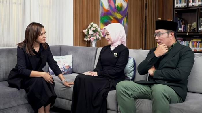 Ridwan Kamil Menangis Tersedu-sedu setelah Kumandangkan Azan pada Jasad Eril