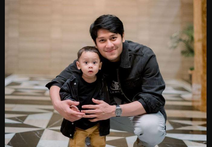 Rizky-Billar-Ungkap-Alasan-Kerap-Ajak-Baby-Leslar-Ikut-ke-Lokasi-Kerja.jpg