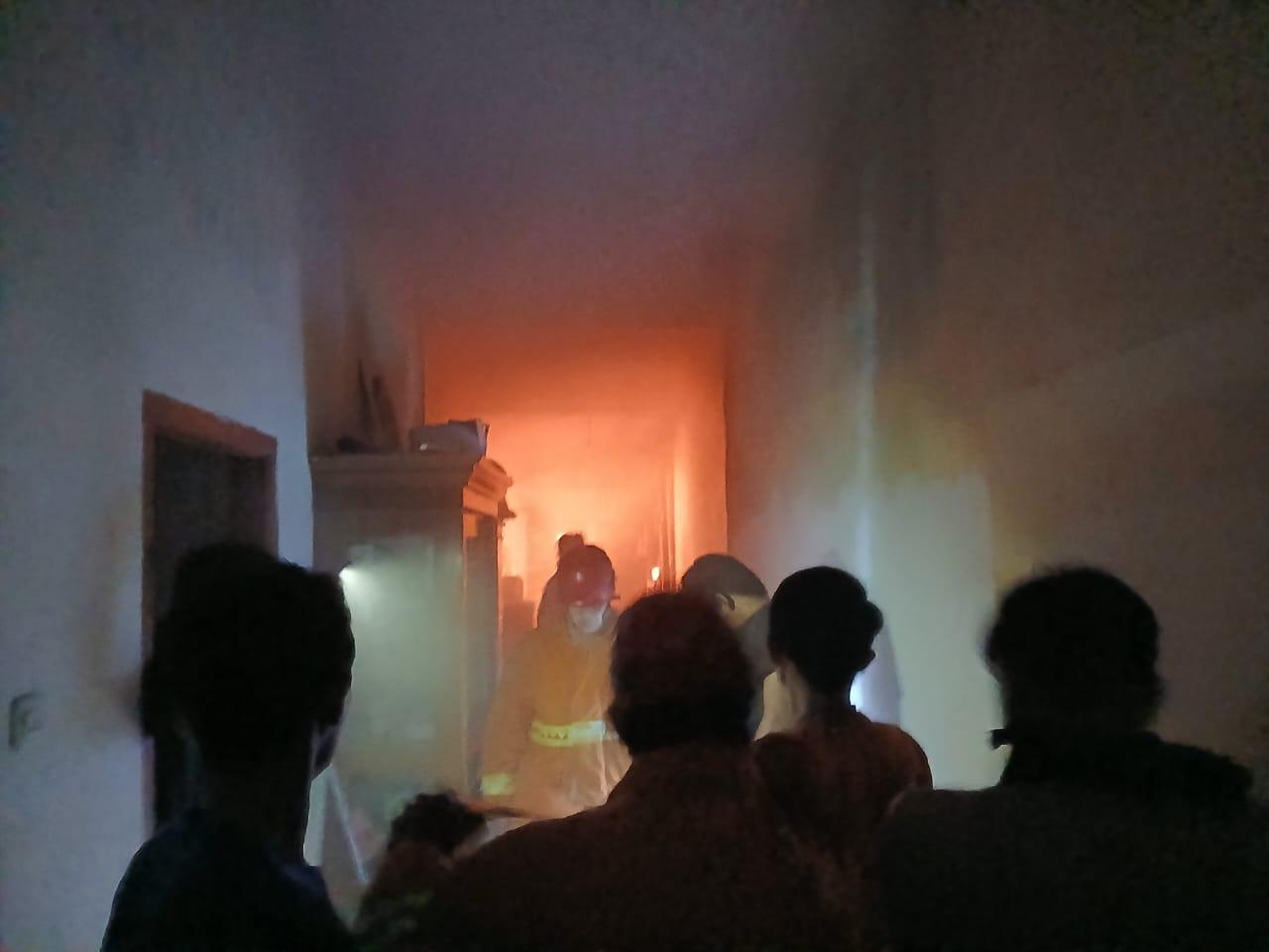 Rumah-kebakaran-di-Natar-Lampung-Selatan-diduga-karena-korsleting-listrik.jpg