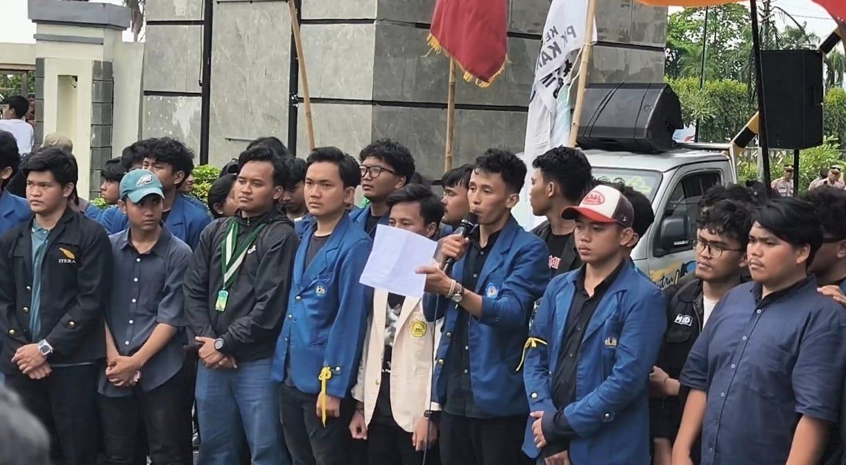 SAMPAIKAN-TUNTUTAN-Jenderal-Lapangan-aksi-dari-Universitas.jpg