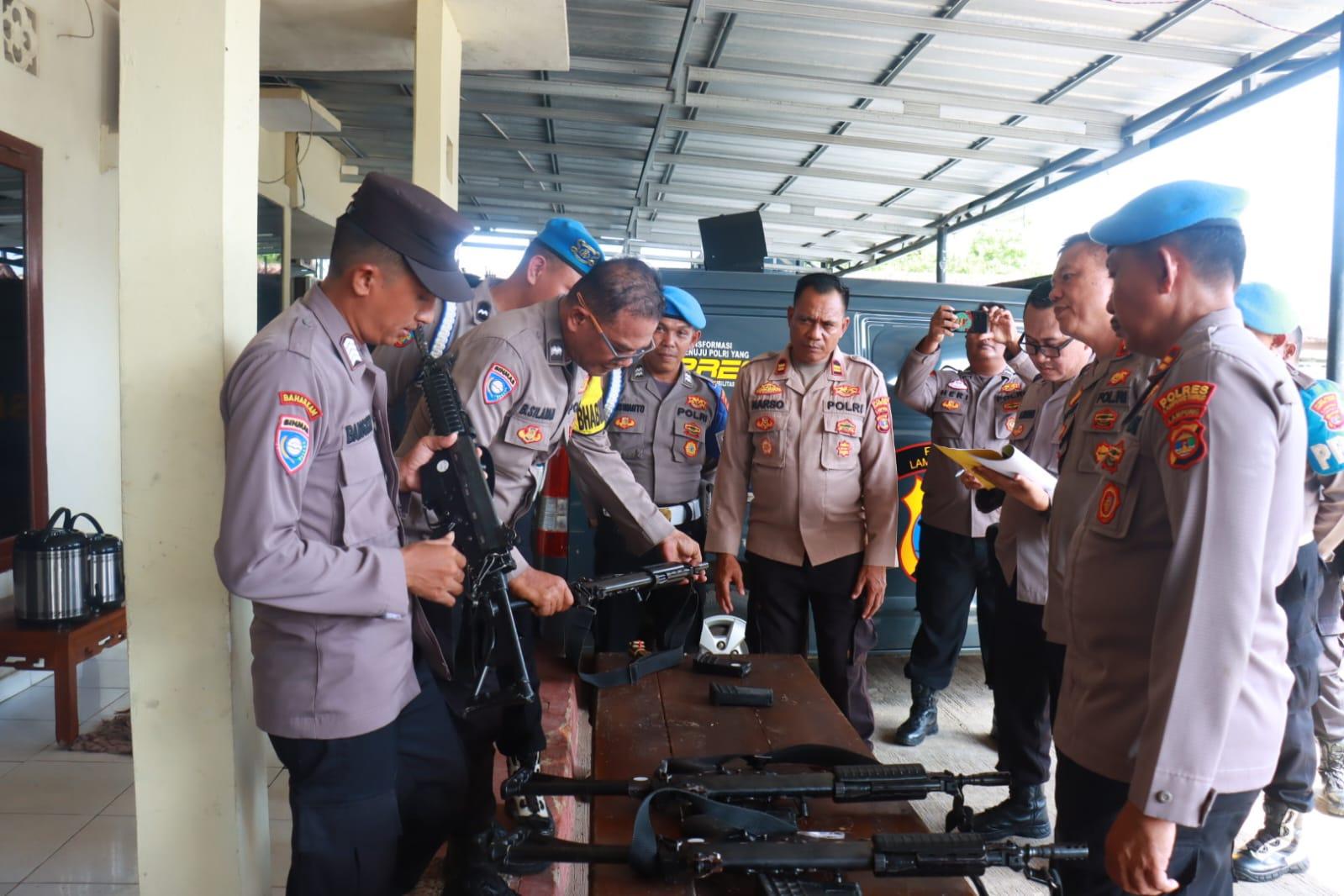 Kompol Maryadi Pimpin Sidak Senpi Dinas Personel Polres Lampung Timur