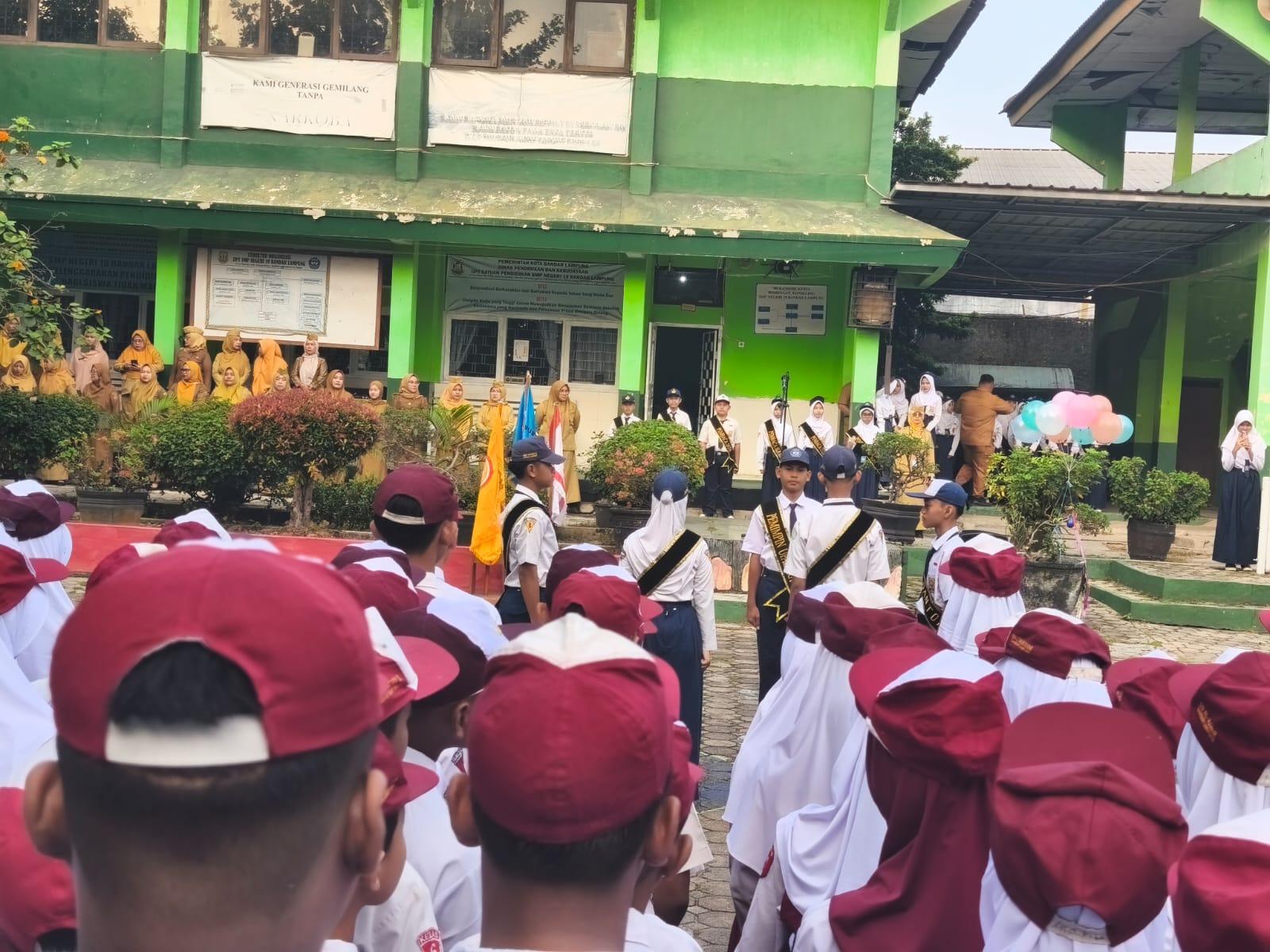 Seragam SD Warnai Hari Pertama MPLS SMPN 19 Bandar Lampung - Tribunlampung.co.id