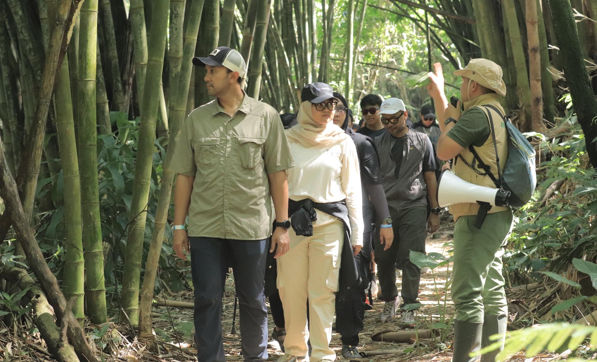 Yuk Berpetualang Seru, Safari Trek Premium Bakal Ubah Caramu Melihat Alam - Safari-Trek-Premium-di-Taman-Safari-Bogor.jpg