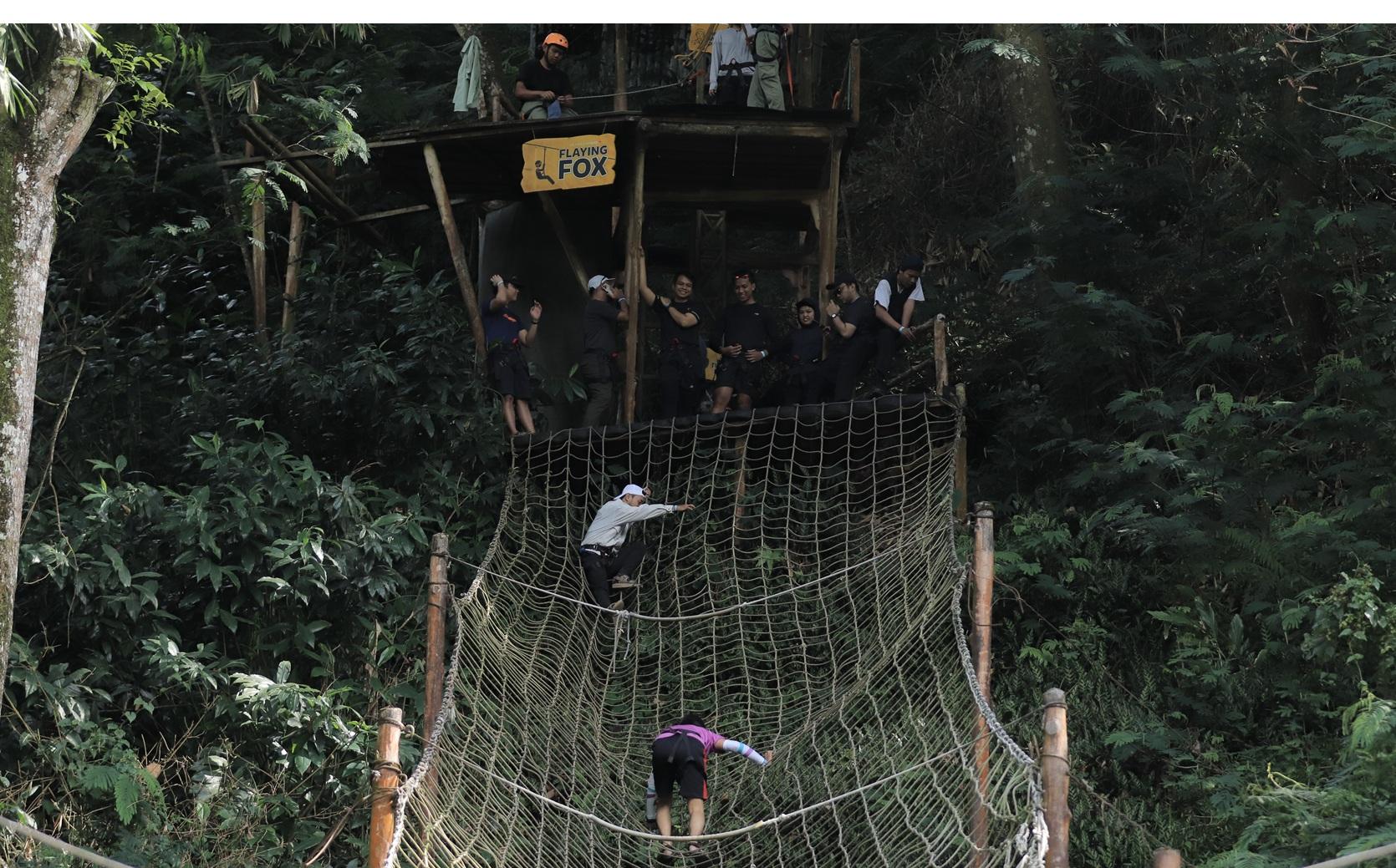 Yuk Berpetualang Seru, Safari Trek Premium Bakal Ubah Caramu Melihat Alam - Safari-Trek-Premium-di-Taman-Safari-Bogor4.jpg