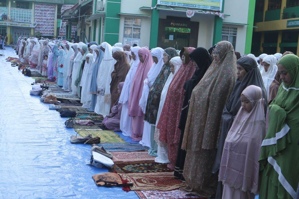 Ribuan Warga Muhammadiyah Salat Idul Fitri di Labuhan Ratu Bandar Lampung - Salat-Idul-Fitri-Muhammadiyah-2.jpg