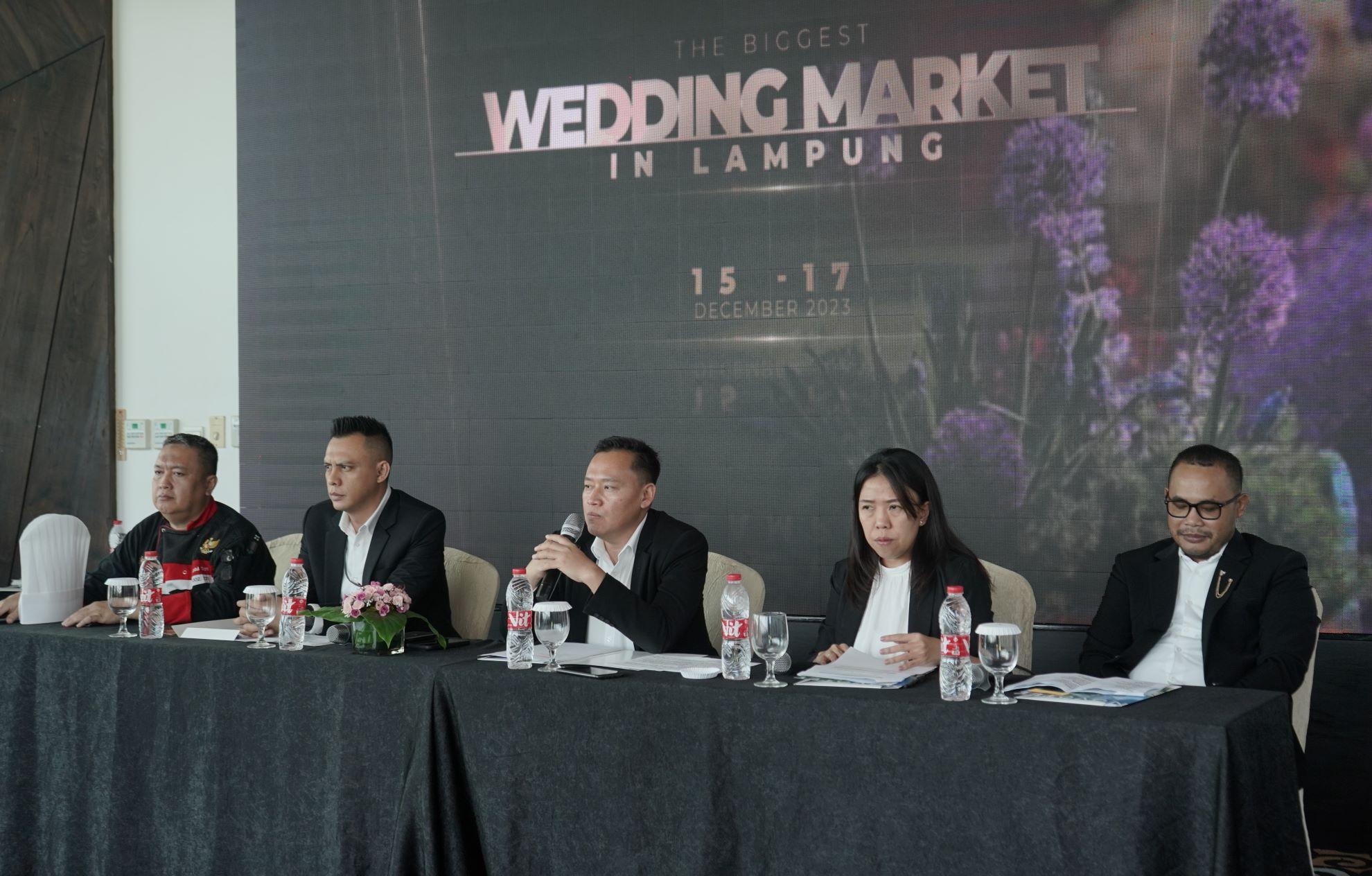 Samian-Rais-saat-menjelaskan-mengenai-Wedding-Market123.jpg