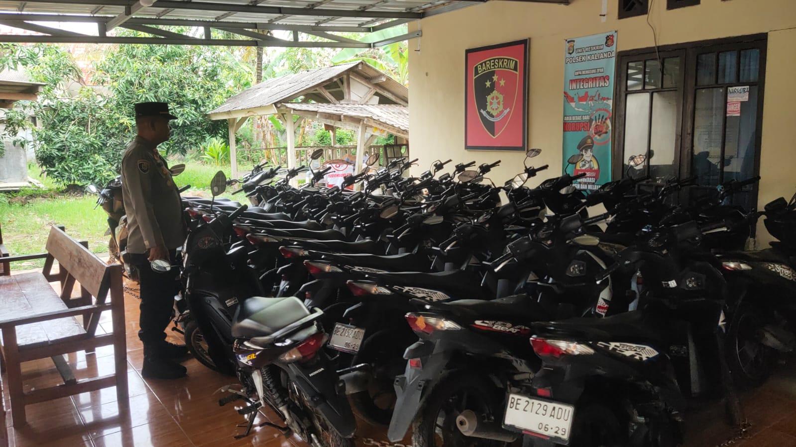 Pemudik Titipkan 25 Unit Motor di Polsek Kalianda Lampung Selatan