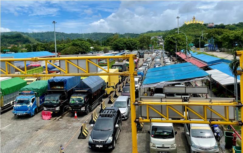 53.988 Kendaraan Asal Sumatera Menyeberang ke Jawa Via Bakauheni, Didominasi Mobil