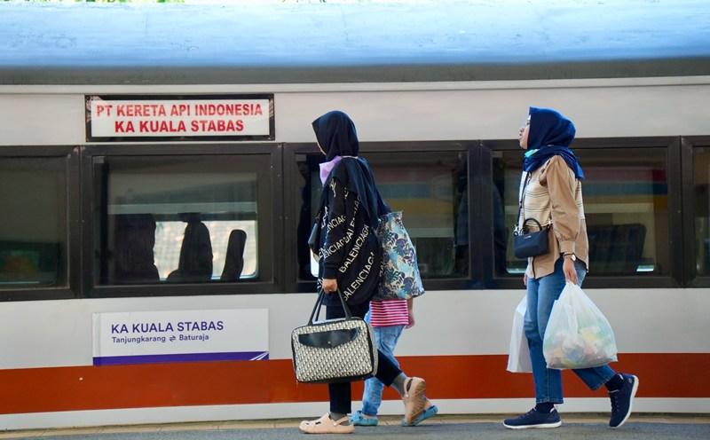 Sebanyak-60-penumpang-terlambat-dan-tertinggal-kereta-api.jpg