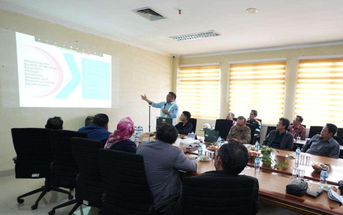 Sekjen Kemendikti dan Dirjen Dikti Tinjau Progres Pembangunan RSPTN