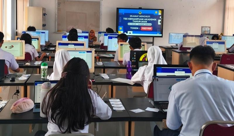 Suasana-TKA-di-SMAN-1-Bandar-Lampung.jpg