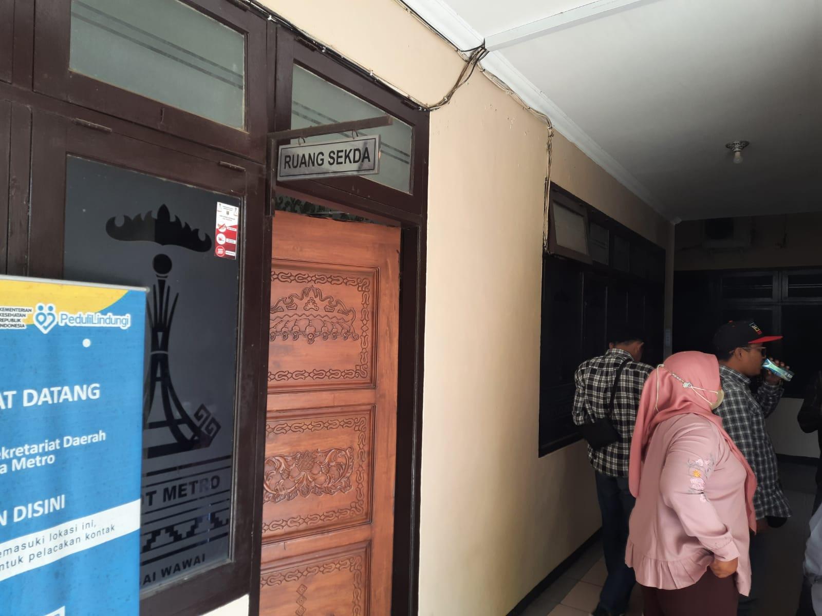 Suasana-di-Depan-Ruang-Sekda-Metro-Selasa-2312024.jpg