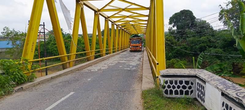 Suasana-pembangunan-Jembatan-Way-Sekampung-Kibang.jpg