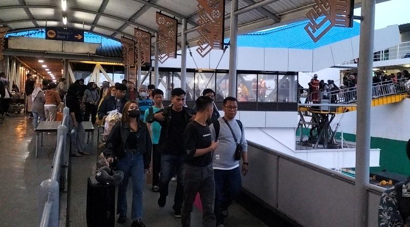 Kurun 2 Hari, 43 Ribu Orang Menyeberang dari Pelabuhan Bakauheni ke Pulau Jawa