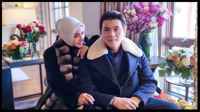 Kelakuan Syahrini Buat Mertuanya Tak Nafsu Makan, Reino Barack: Kami Panik Lah!