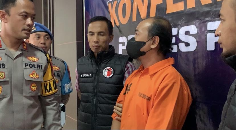 TERSANGKA-DAN-BARANG-BUKTI-Tersangka-Wanadri-Priyogo.jpg
