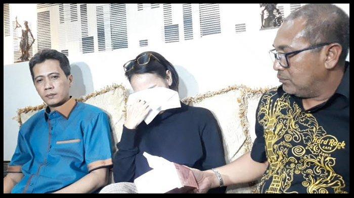 Tangis-Wenny-Ariani-Pecah-Saat-Kekey-Didoakan-Mati-Jangan-Hina-Anak-Saya.jpg