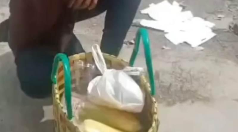 Tangkap-layar-video-viral-remaja-perempuan-penjual-jagung-yang-ditegur-ibu-ibu.jpg