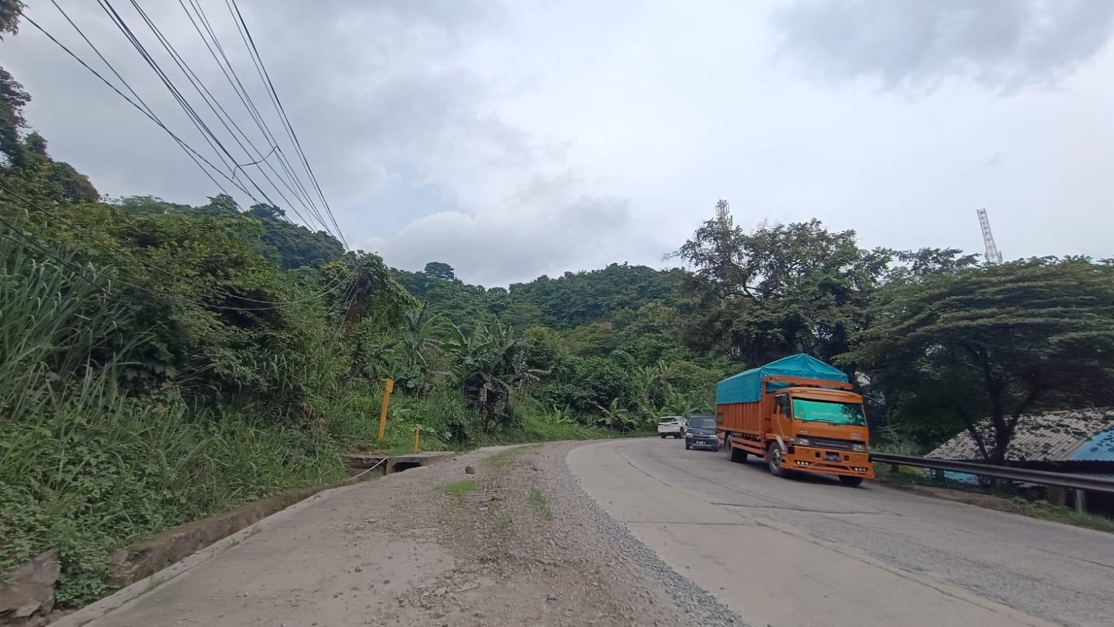 Tanjakan PJR Way Gubak Bandar Lampung Minim Lampu Penerangan Jalan