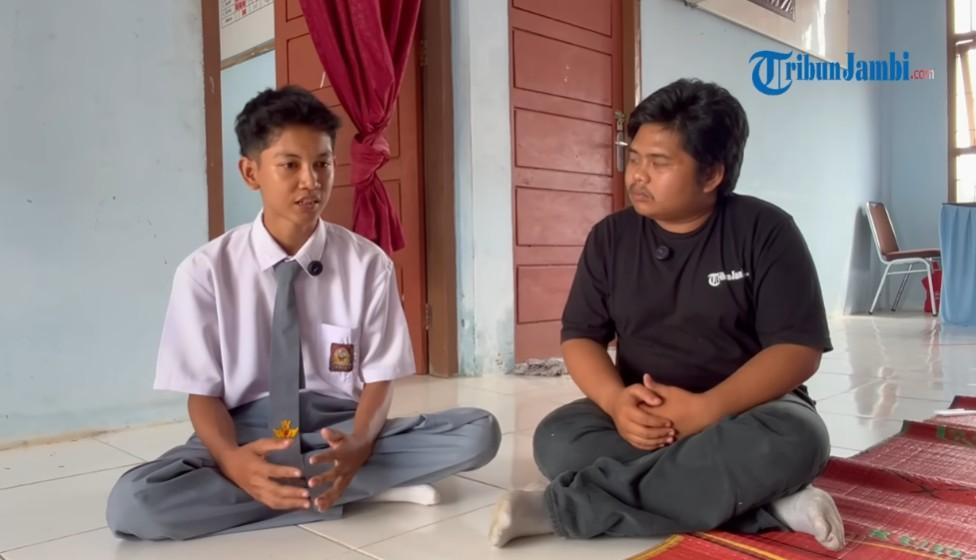 Terbongkar-Pak-Guru-Agus-yang-Viral-Dikeroyok-Kerap-Skors-Siswa-Tanpa-Alasan.jpg