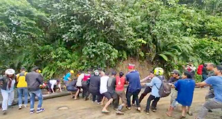 Tiang Listrik Roboh Sudah Dievakuasi, Jalan Nasional Lampung Barat Kembali Normal