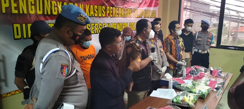 BREAKING NEWS Polda Lampung Ringkus Bandar Narkoba dan Amankan Barang Bukti 7 Kg Sabu
