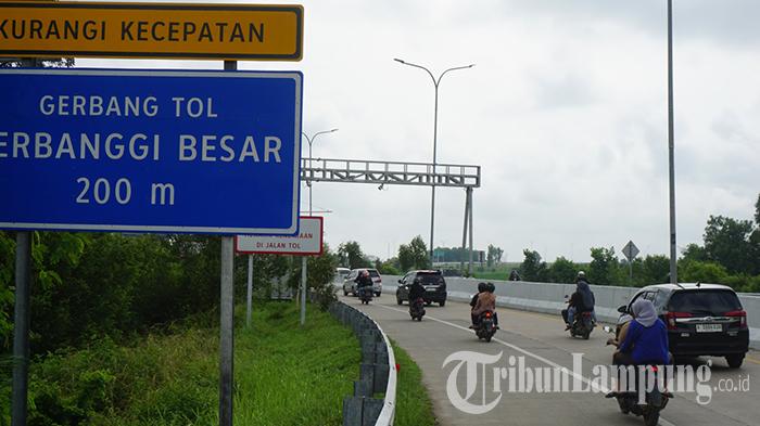 Viral-Rombongan-Pemudik-Motor-dari-Arah-Palembang-Masuk-Tol-di-Lampung-Tengah.jpg
