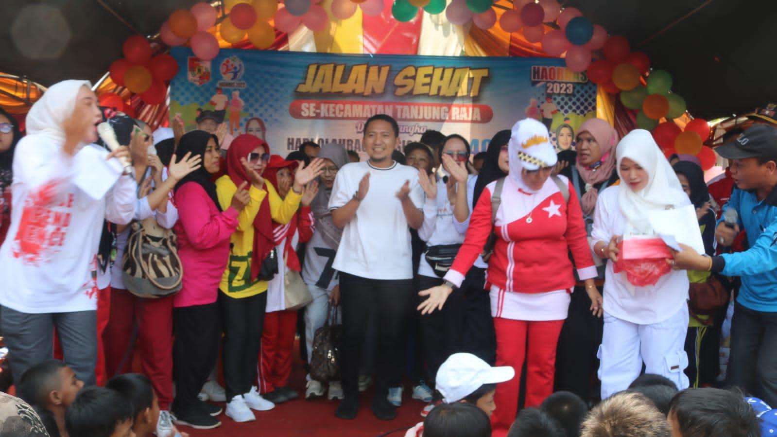 Wabup Lampung Utara Hadiri Senam Massal Haornas di Tanjung Raja