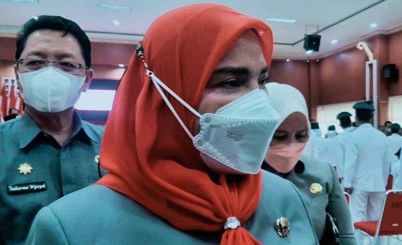 Wali-Kota-Bandar-Lampung-Eva-Dwiana-larang-penjualan-ciki-ngebul.jpg