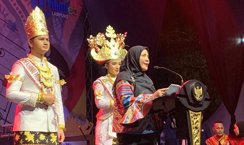 Wali-Kota-Bandar-Lampung-Eva-Dwiana-membuka-Bandar-Lampung-Expo-2024-d.jpg